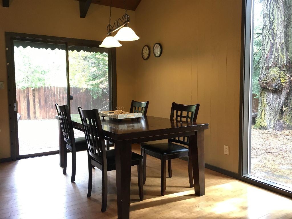 1015 Davis Place Road Mount Shasta, CA 96067 - Photo 5 of 24 Gallery Image 5