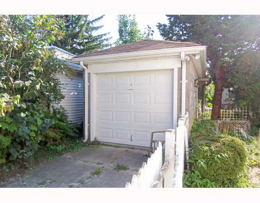 40 Stevens Road Cranston, RI 02910 - Photo 2 of 8 Exterior Front. Garage