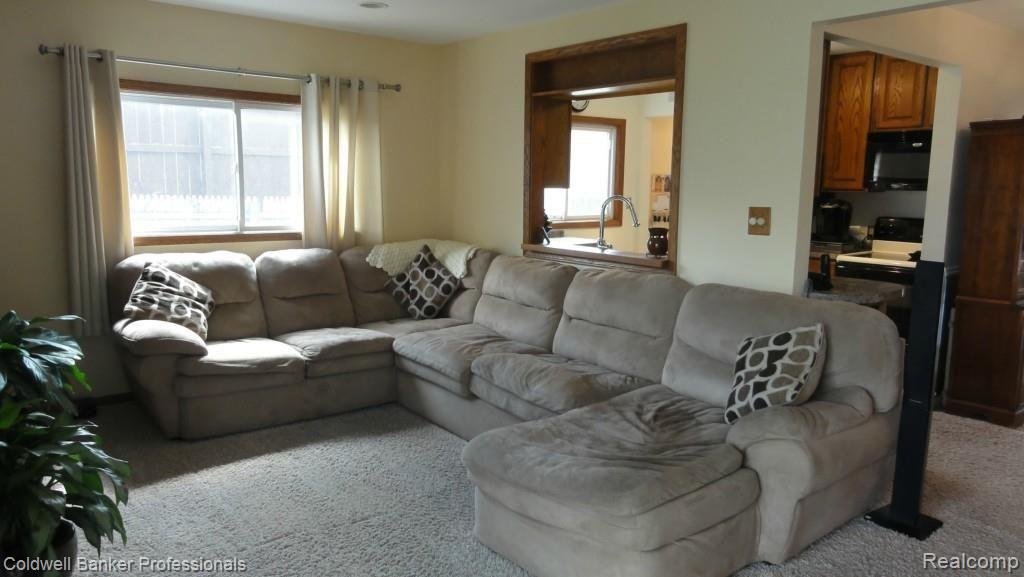 2874 Harvard Road Berkley, MI 48072 - Photo 14 of 39 8025 Arnold, Dbn. Hgts 044