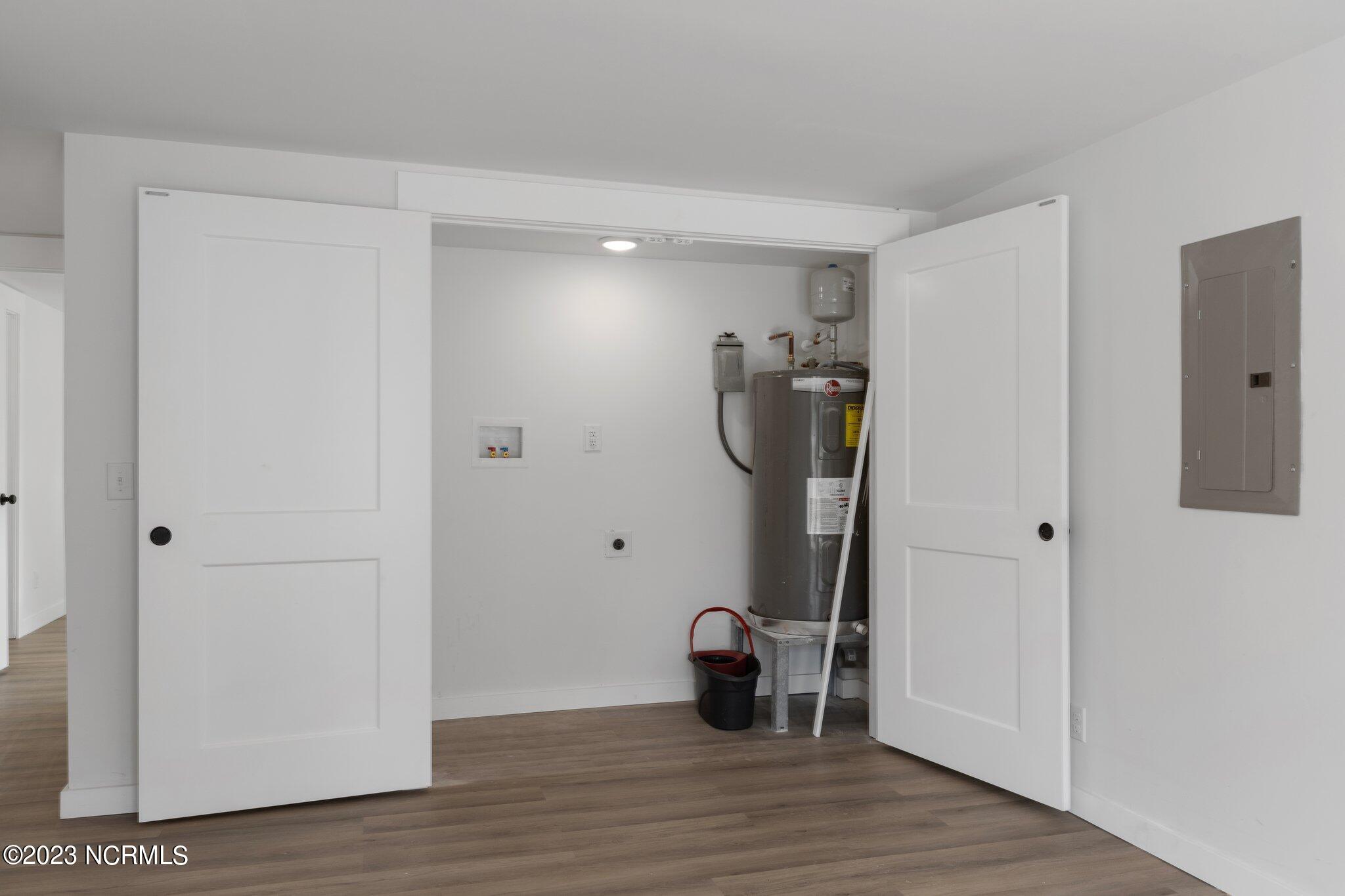 144 Shore Road Newport, NC 28570 - Photo 23 of 26 Laundry Area
