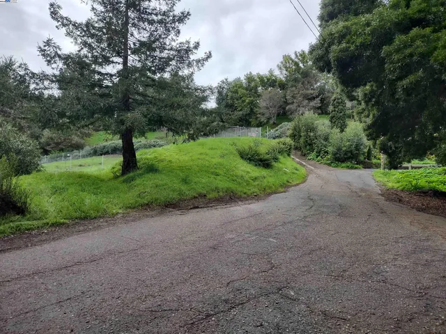 a view of a out door field