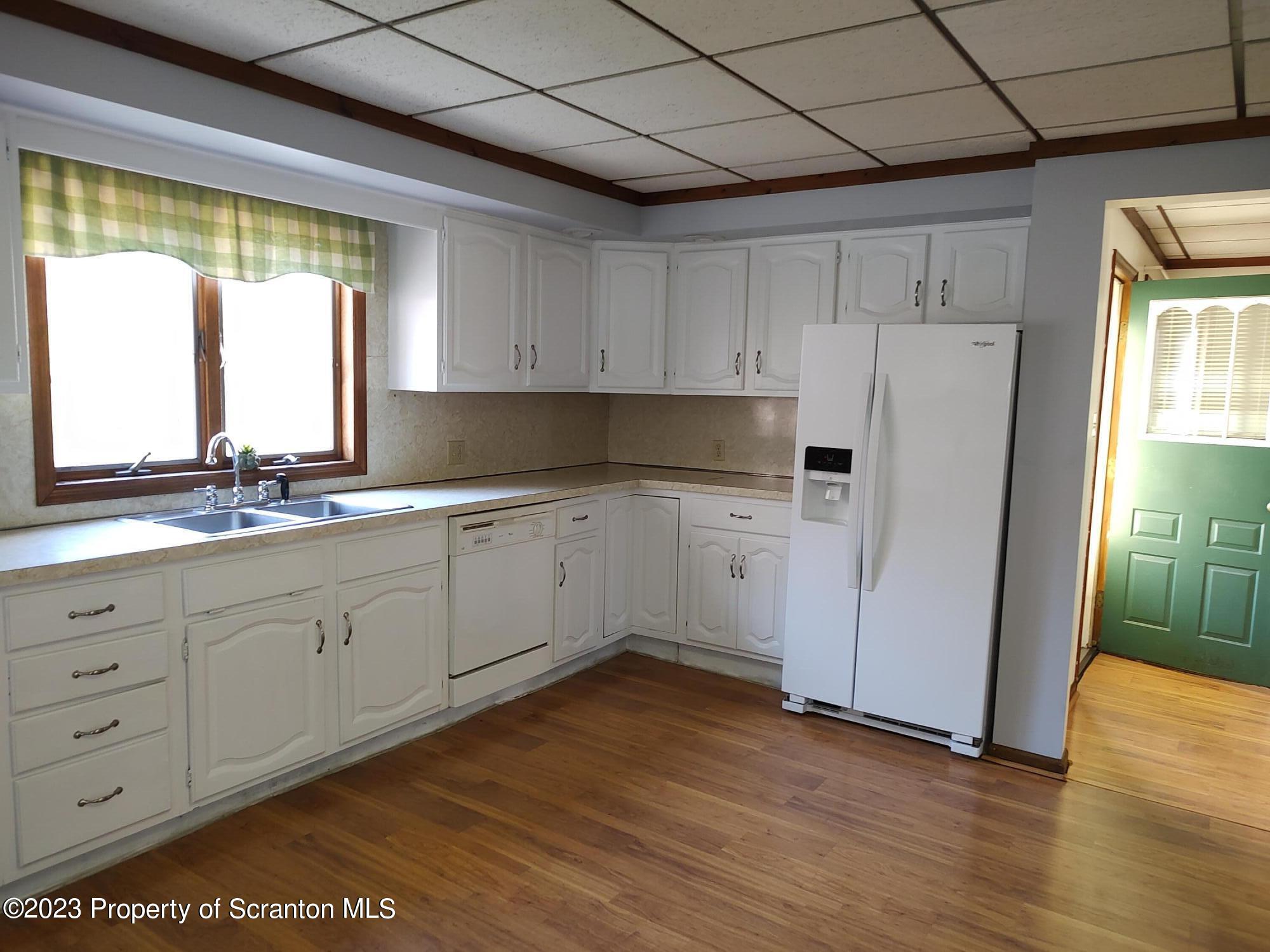 940 South Main Street Scranton, PA 18517 - Photo 14 of 33 Kitchen