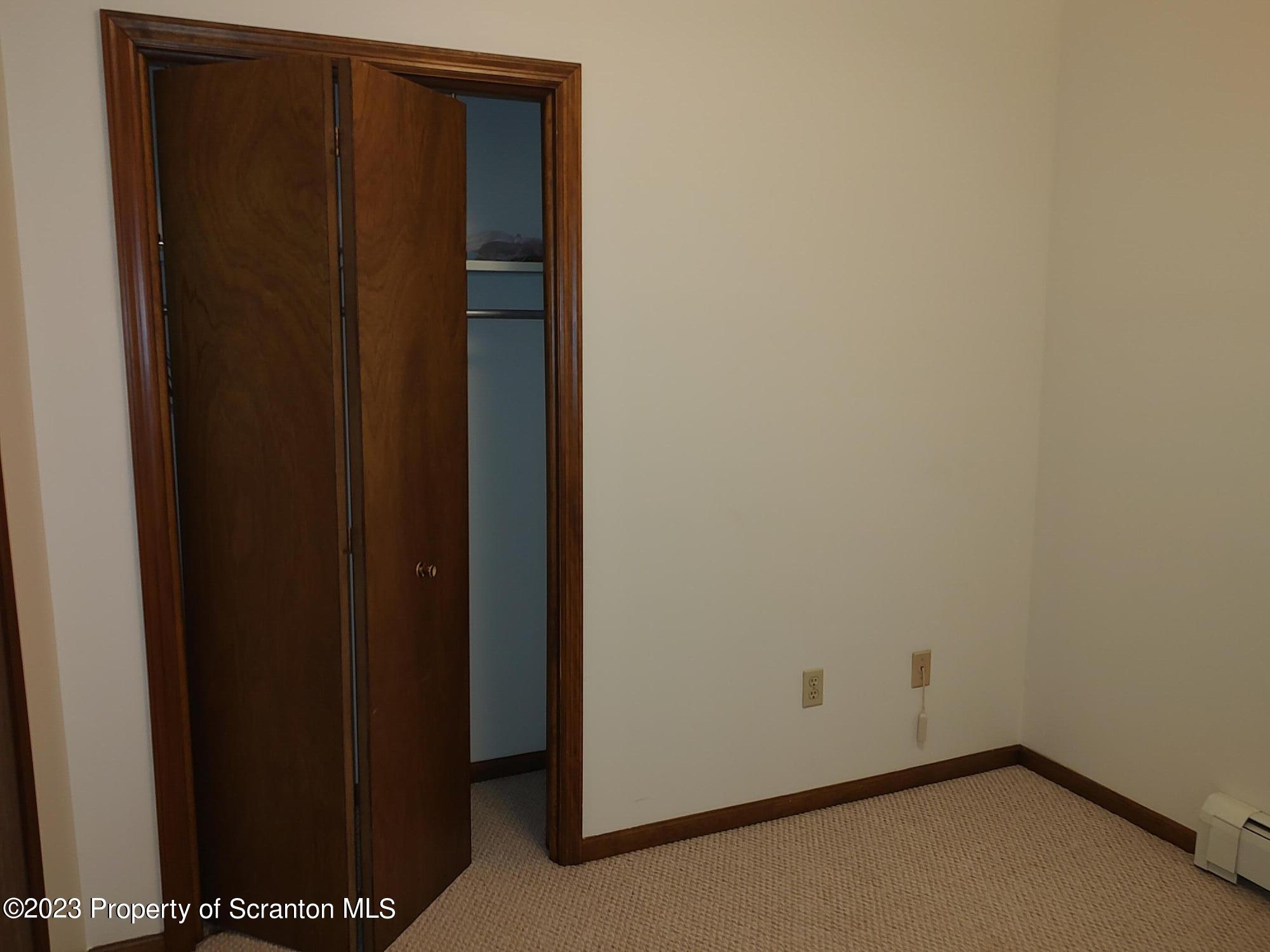 940 South Main Street Scranton, PA 18517 - Photo 22 of 33 Side Bedroom Closet