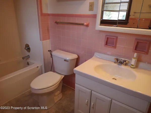 $1,700 | 940 South Main Street, Scranton, PA 18517