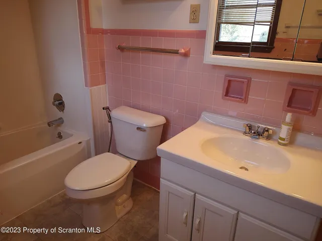 $1,700 | 940 South Main Street, Scranton, PA 18517