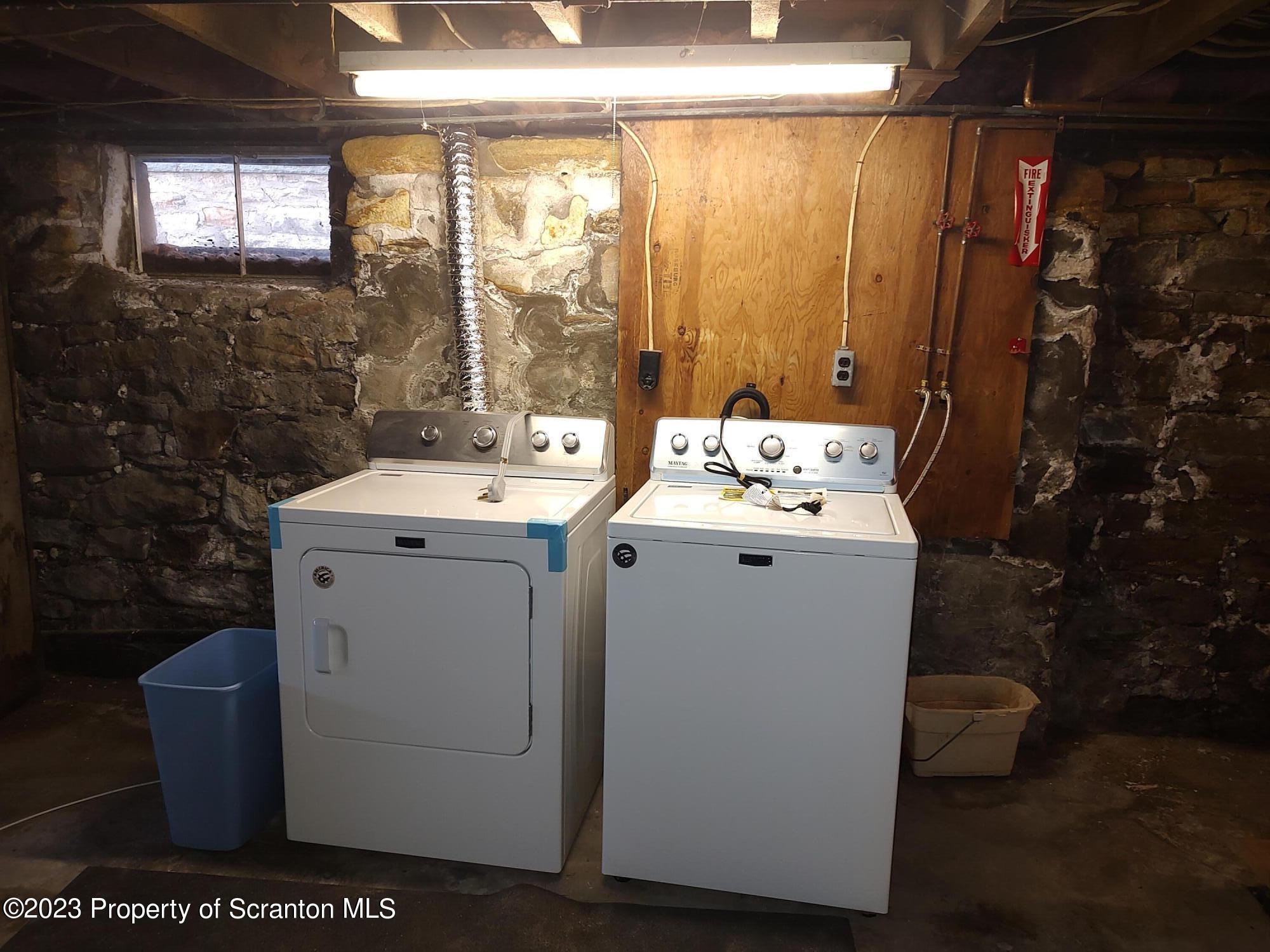 940 South Main Street Scranton, PA 18517 - Photo 31 of 33 Basement W/D