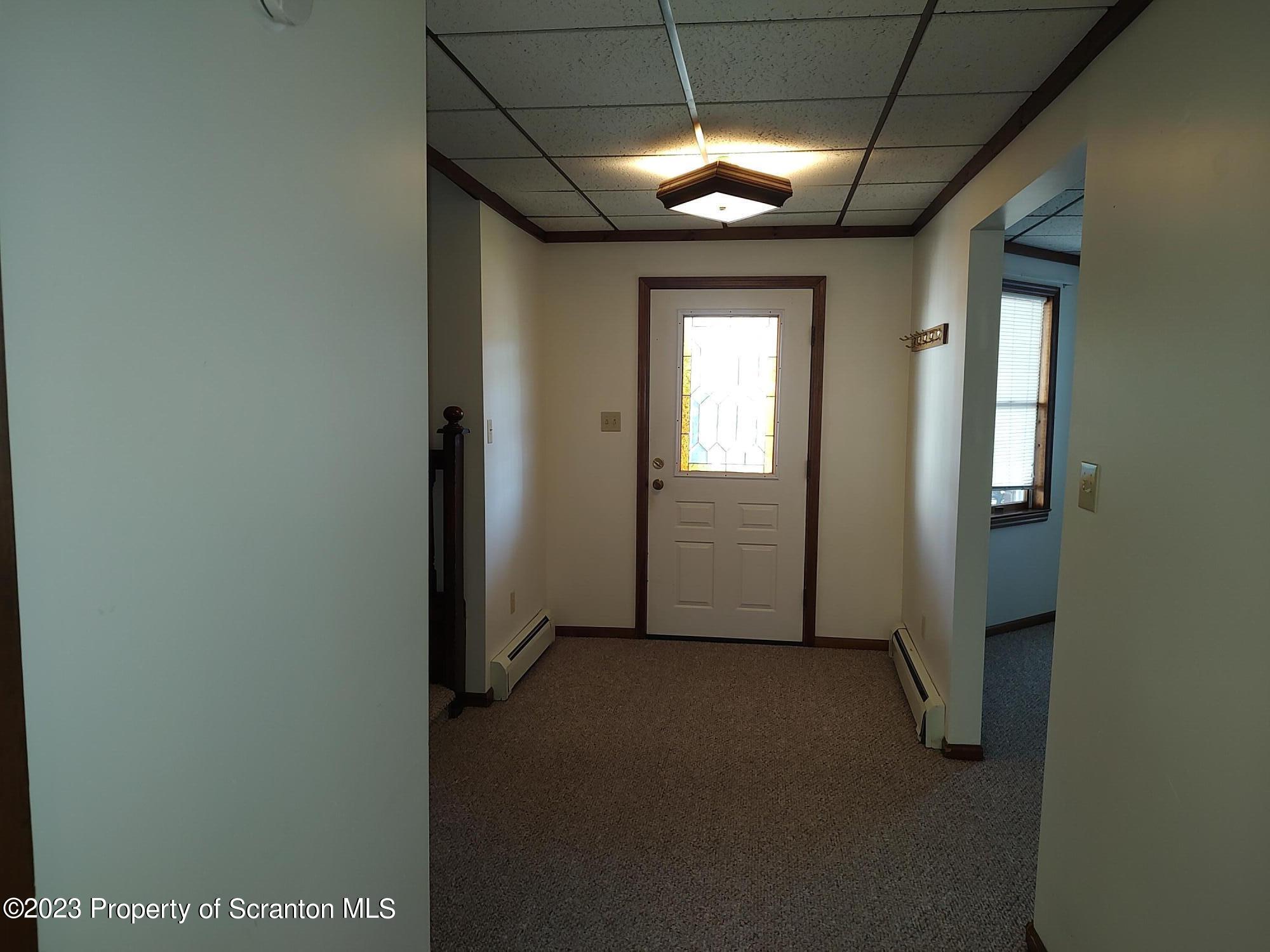 940 South Main Street Scranton, PA 18517 - Photo 8 of 33 Front Hall
