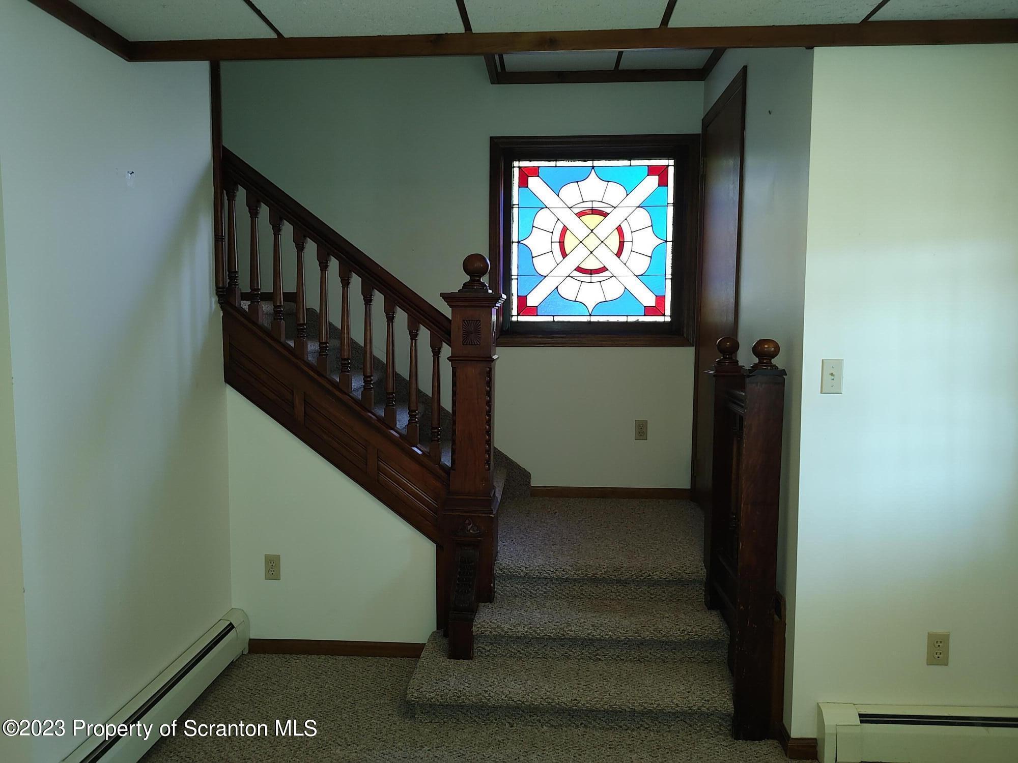 940 South Main Street Scranton, PA 18517 - Photo 9 of 33 Foyer