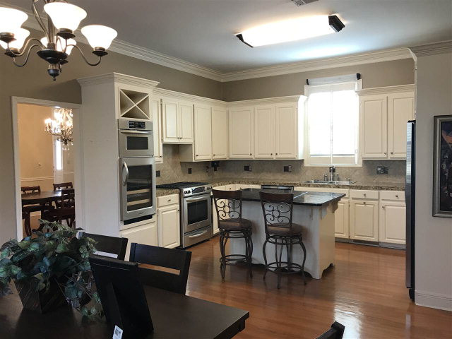 13 Country Squire Road Natchez, MS 39120 - Photo 24 of 43 Kitchen with Island