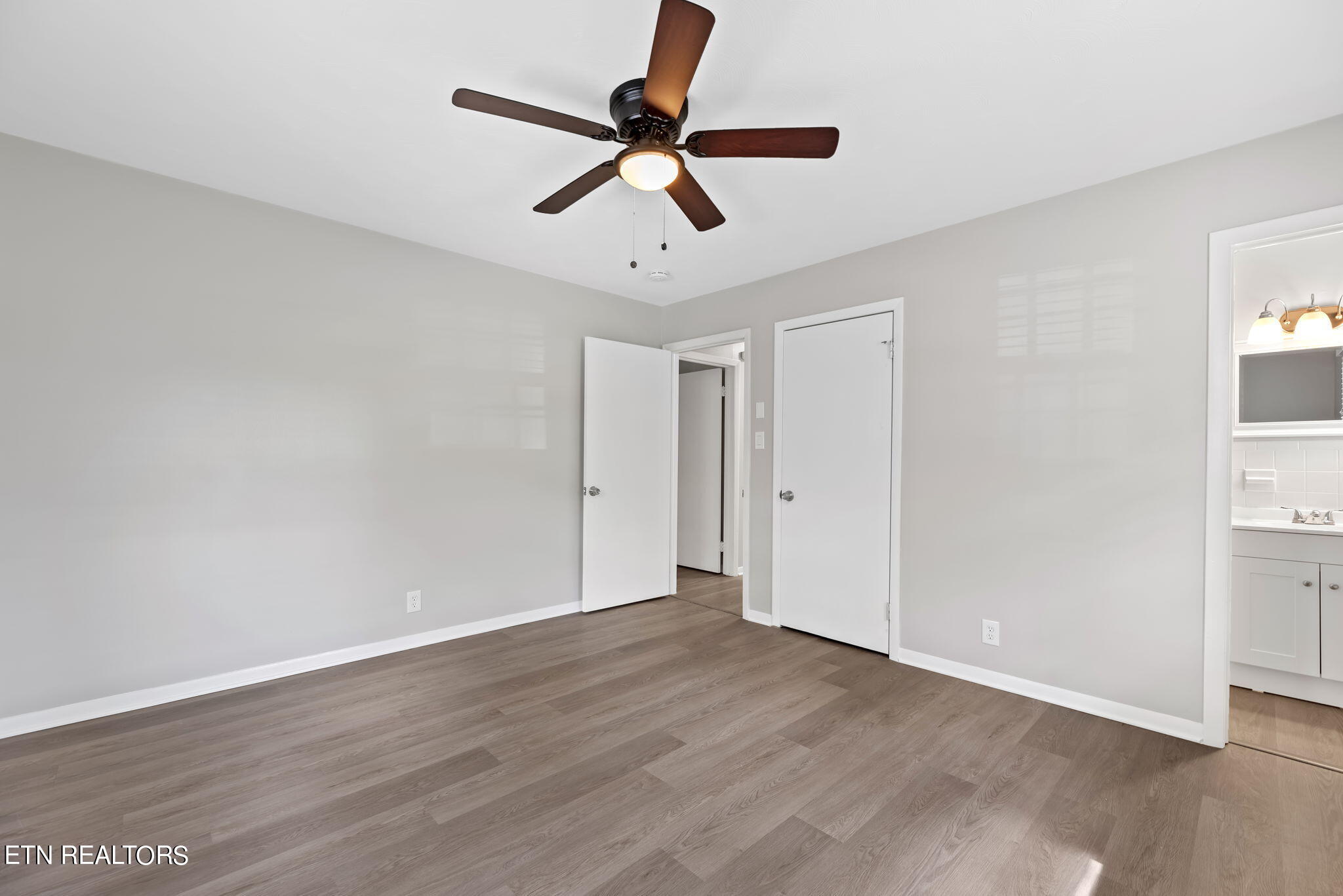 8114 Sharp Road Powell, TN 37849 - Photo 15 of 39 15-web-or-mls-Shrp8114 (60)