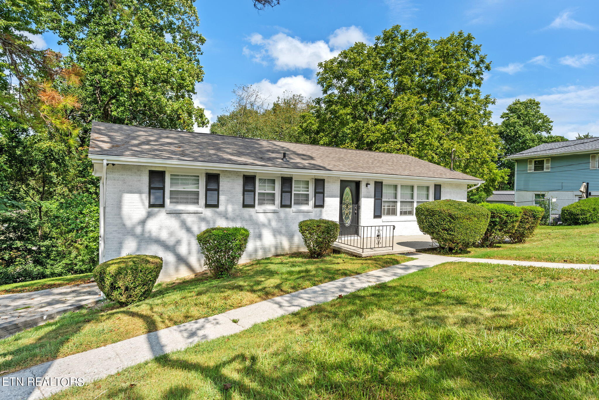 8114 Sharp Road Powell, TN 37849 - Photo 2 of 39 2-web-or-mls-Shrp8114 (27)