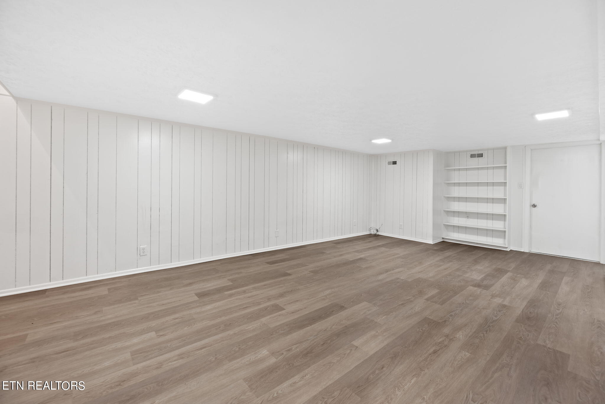 8114 Sharp Road Powell, TN 37849 - Photo 27 of 39 27-web-or-mls-Shrp8114 (90)