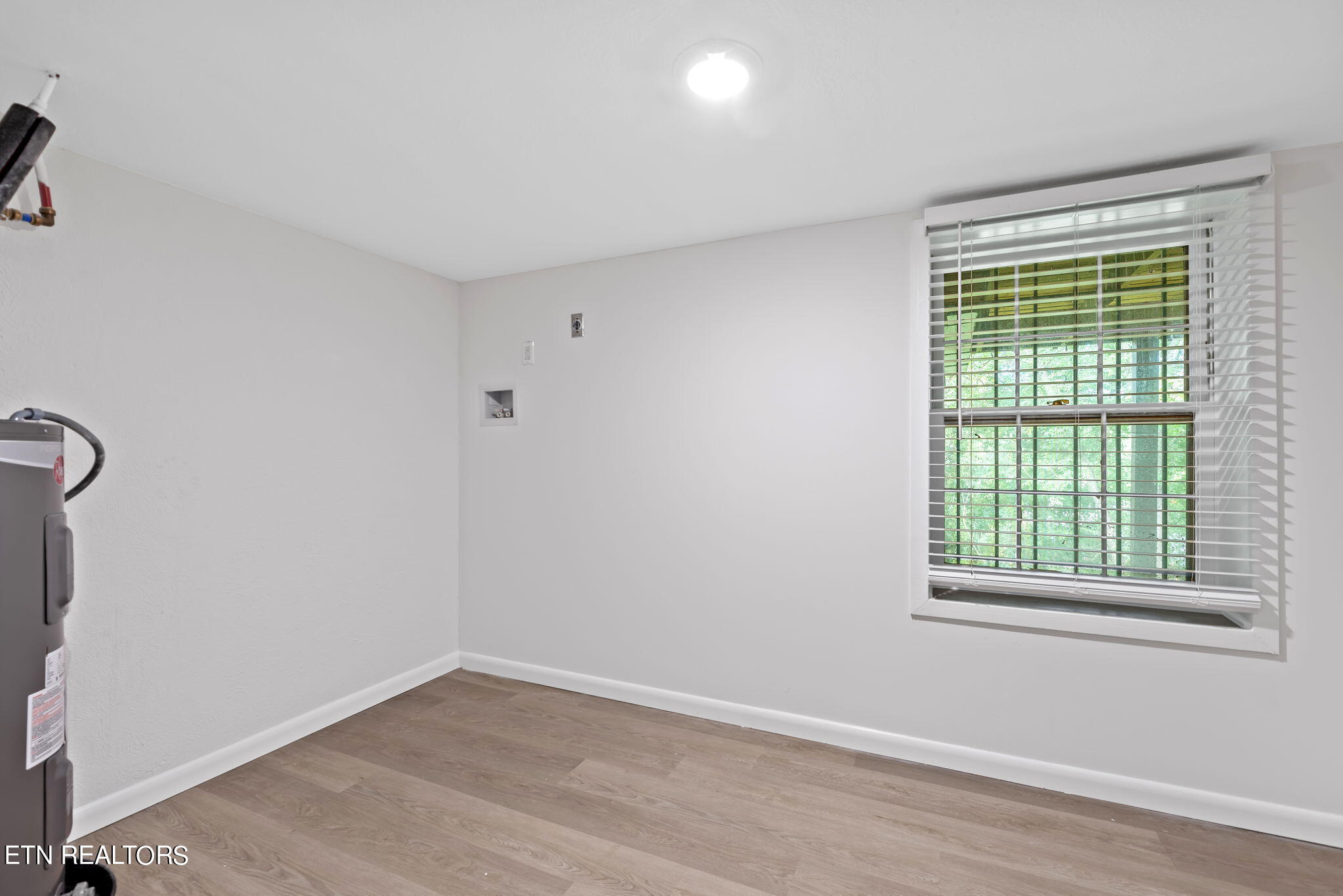 8114 Sharp Road Powell, TN 37849 - Photo 29 of 39 29-web-or-mls-Shrp8114 (93)