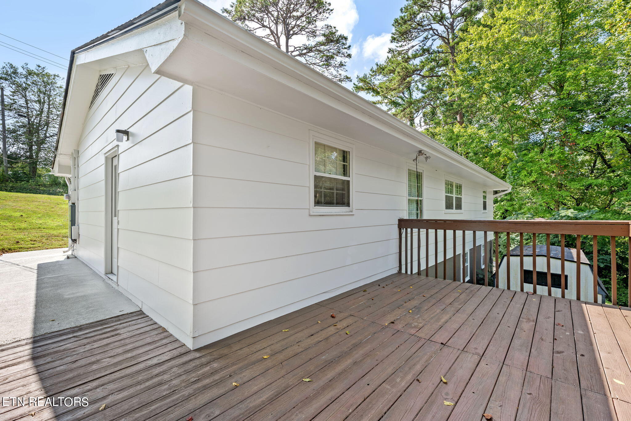 8114 Sharp Road Powell, TN 37849 - Photo 34 of 39 34-web-or-mls-Shrp8114 (18)