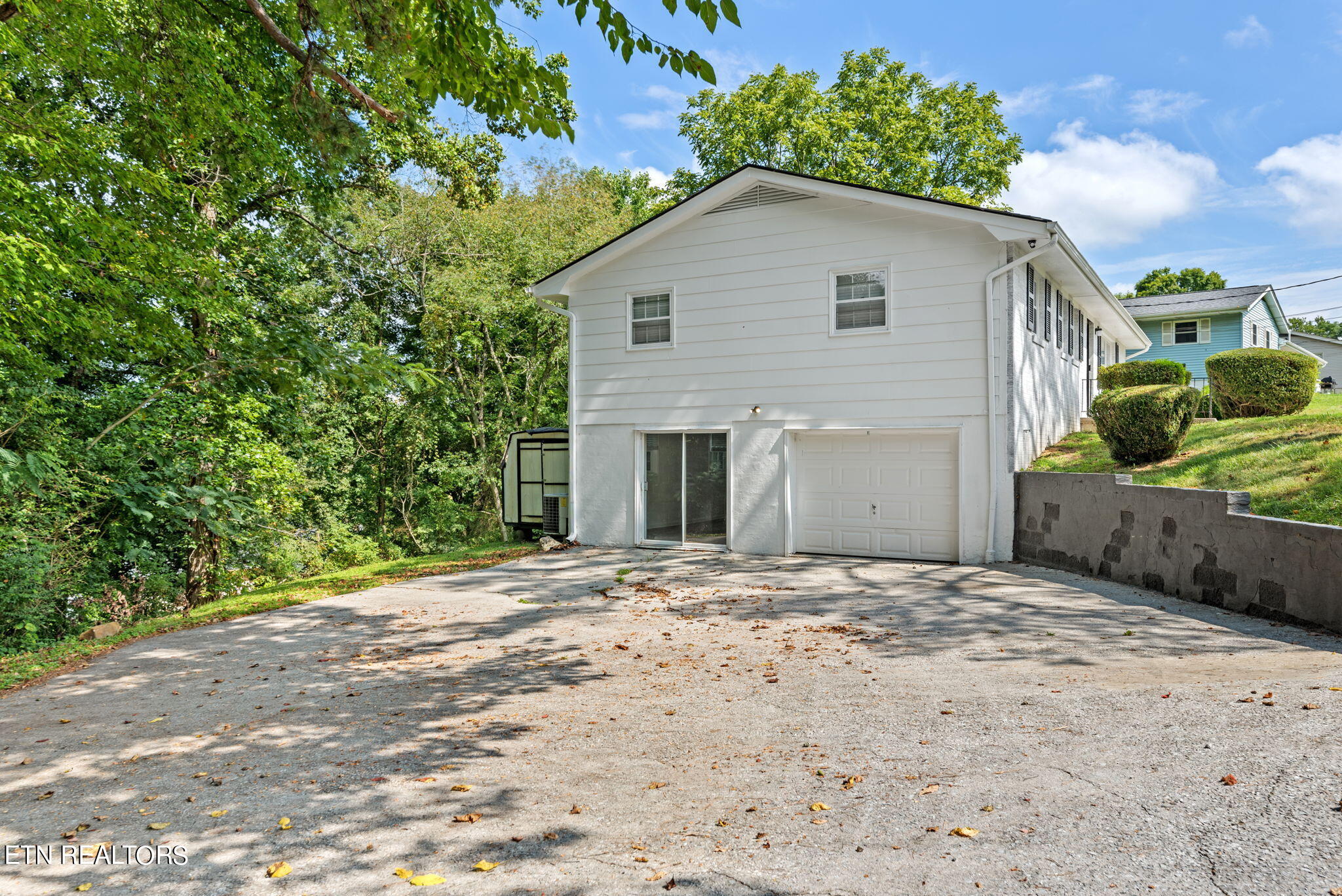 8114 Sharp Road Powell, TN 37849 - Photo 36 of 39 36-web-or-mls-Shrp8114 (3)