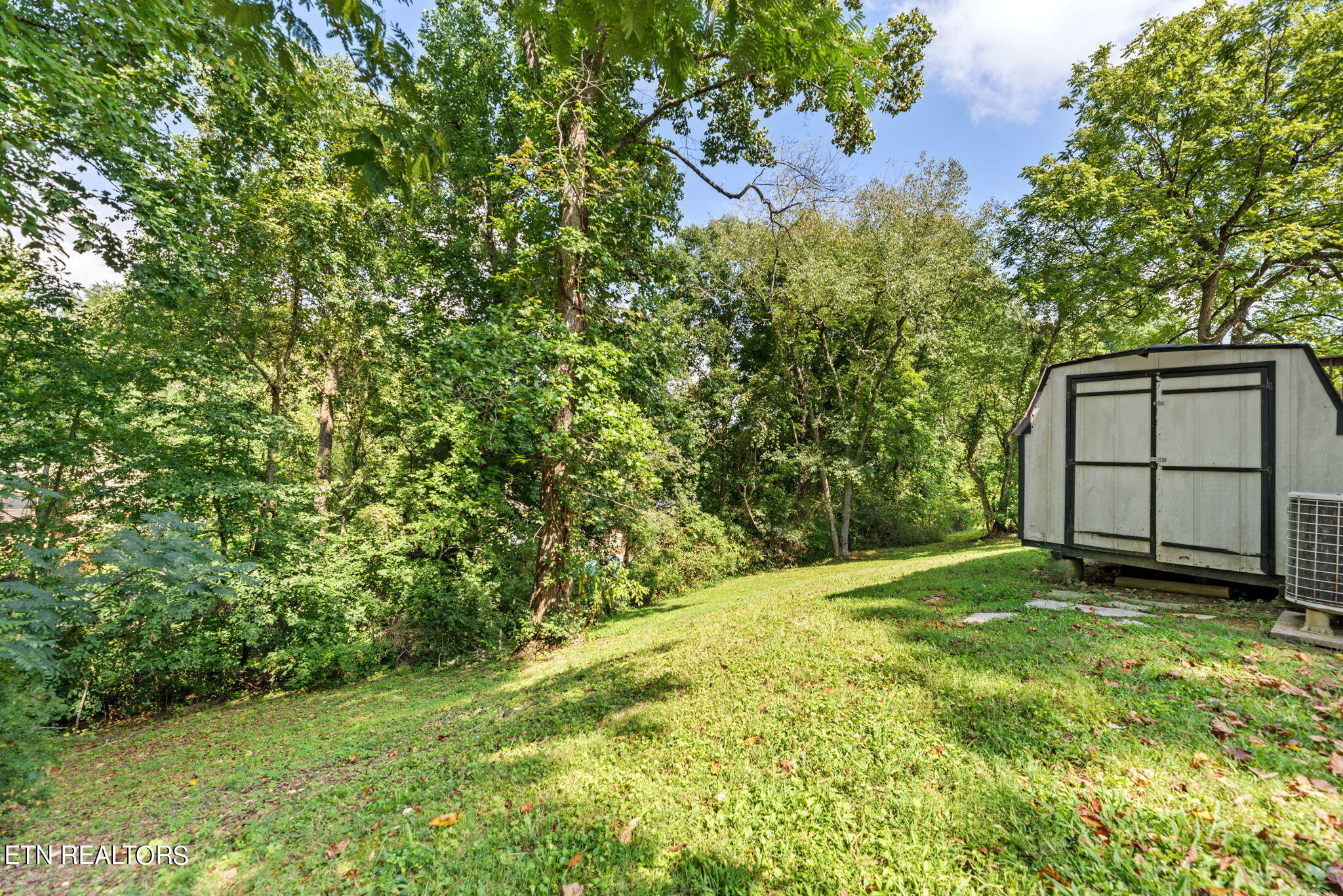 8114 Sharp Road Powell, TN 37849 - Photo 37 of 39 37-web-or-mls-Shrp8114 (6)