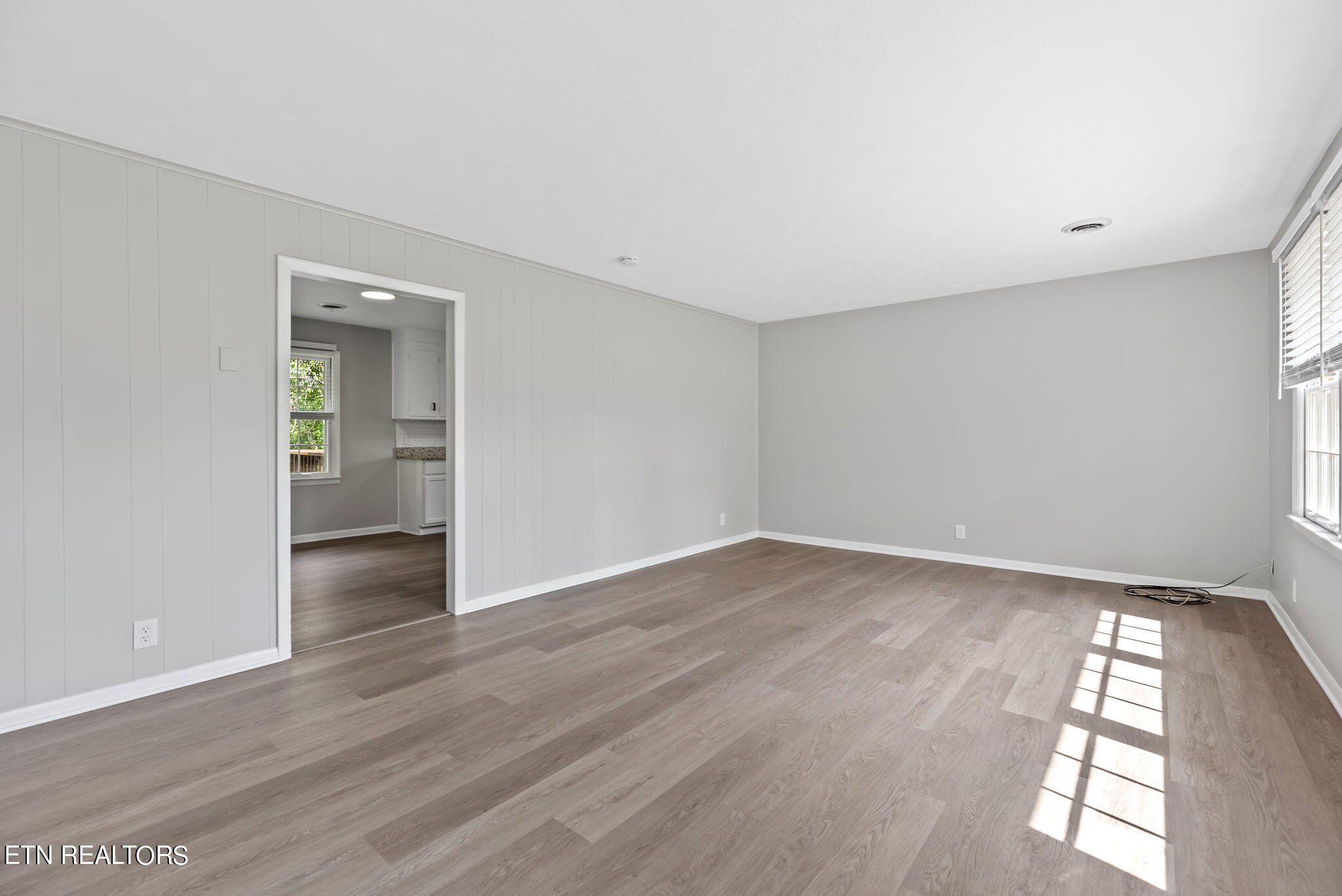 8114 Sharp Road Powell, TN 37849 - Photo 4 of 39 4-web-or-mls-Shrp8114 (30)