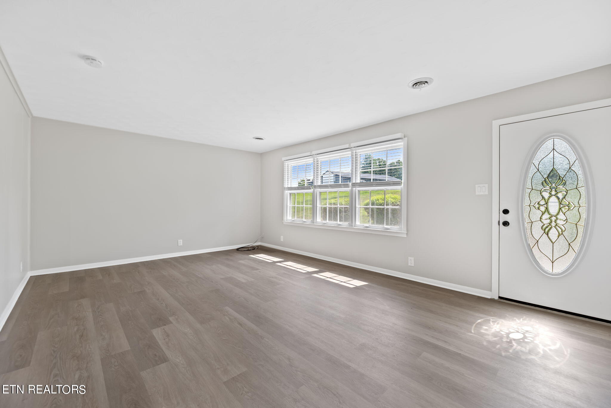 8114 Sharp Road Powell, TN 37849 - Photo 5 of 39 5-web-or-mls-Shrp8114 (33)