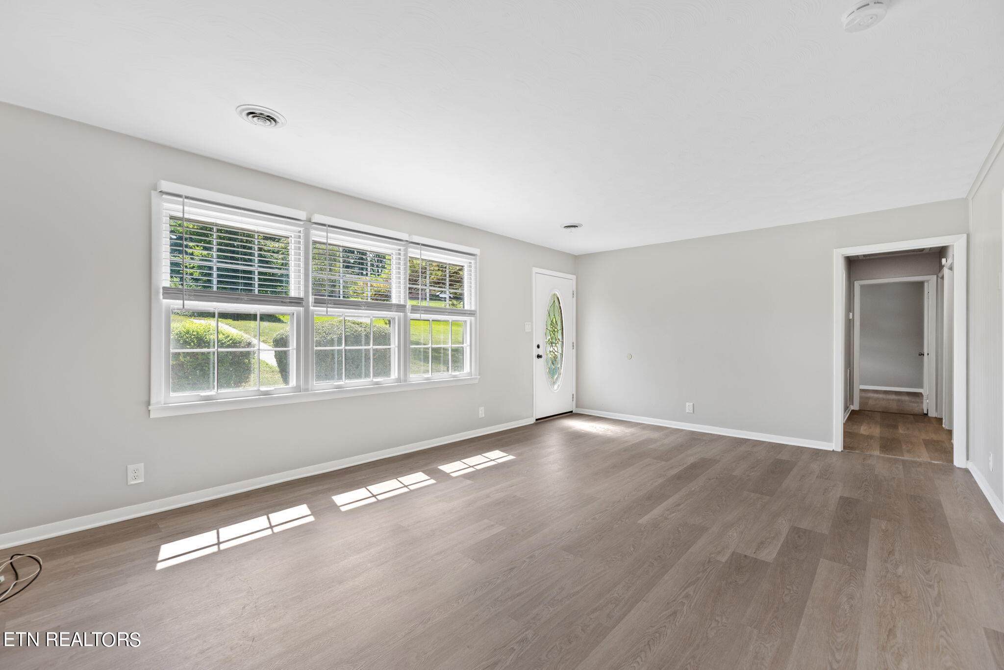 8114 Sharp Road Powell, TN 37849 - Photo 6 of 39 6-web-or-mls-Shrp8114 (36)