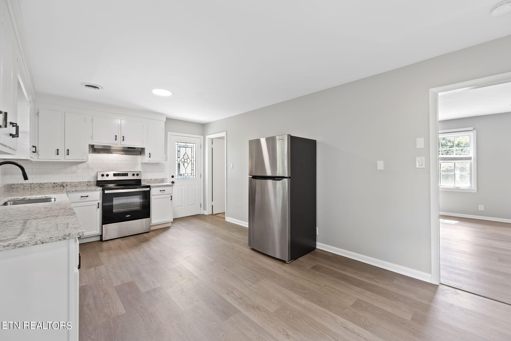 8114 Sharp Road Powell, TN 37849 - Photo 10 of 39 10-web-or-mls-Shrp8114 (45)