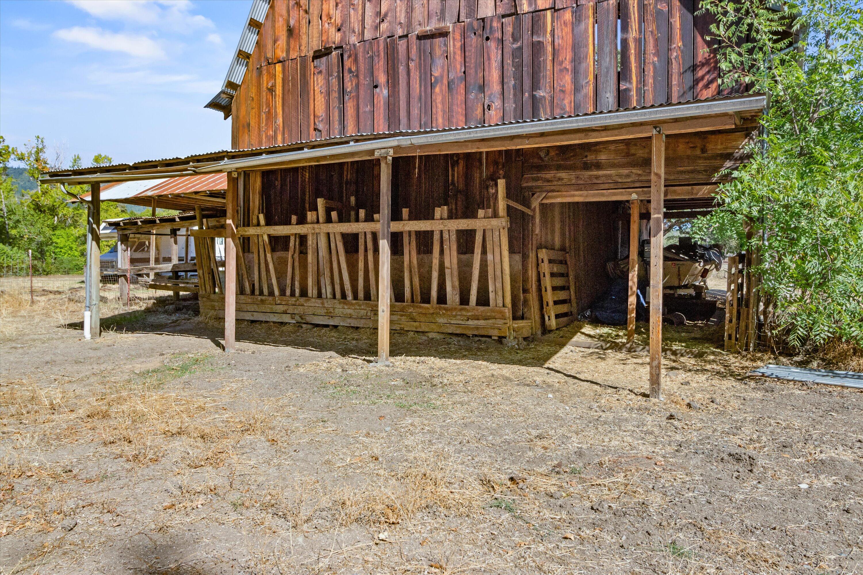 5442 Hugo Road Grants Pass, OR 97526 - Photo 31 of 41 28-5442 Hugo Rd-28