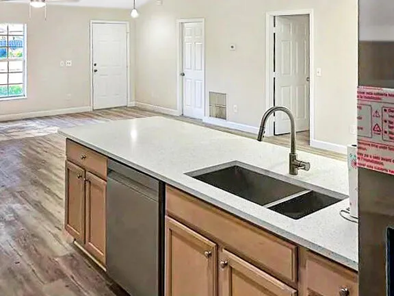 $2,900 | 117 Southwest Glenwood Drive, Port St. Lucie, FL 34984