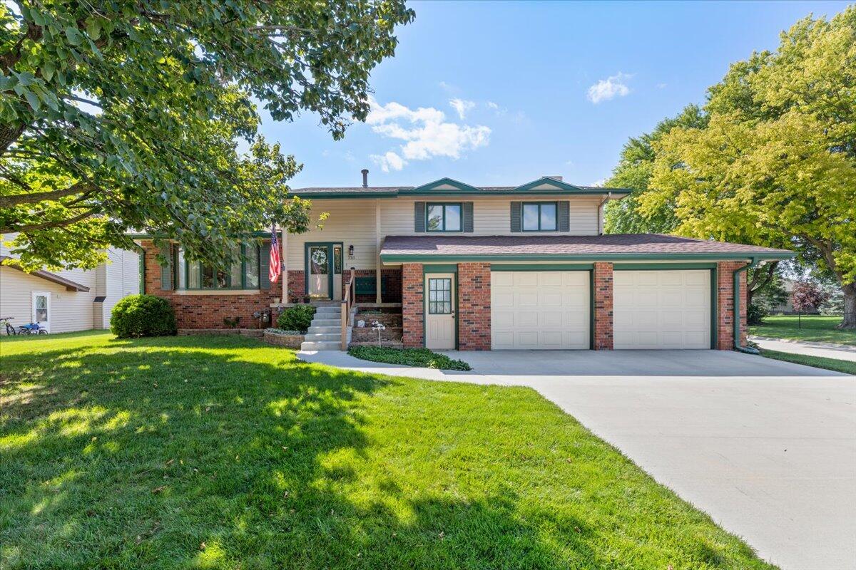 320 Wildwood Road Council Bluffs, IA 51503 - Photo 1 of 44 Gallery Image 1