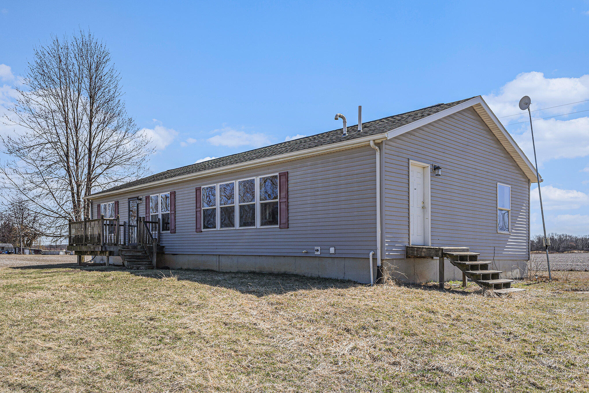 2205 West Gratiot County Line Road St. Johns, MI 48879 - Photo 3 of 28 003_img_7513_505