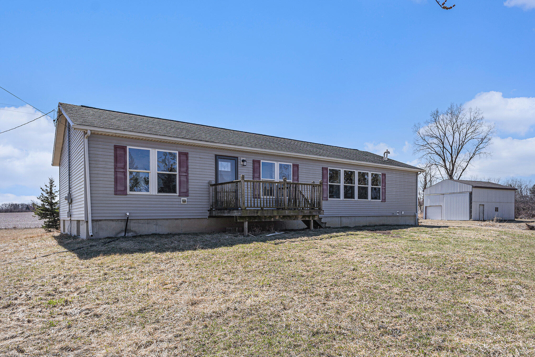 2205 West Gratiot County Line Road St. Johns, MI 48879 - Photo 4 of 28 004_img_7515_985