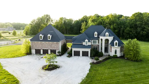 $3,999,900 | 910 South 800 E Road, Zionsville, IN 46075