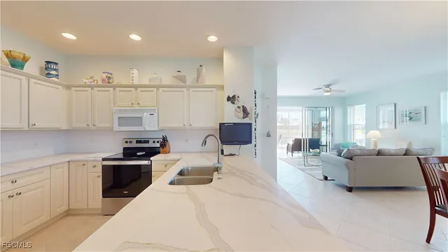 $289,999 | 8797 East Bay Circle, Fort Myers, FL 33908