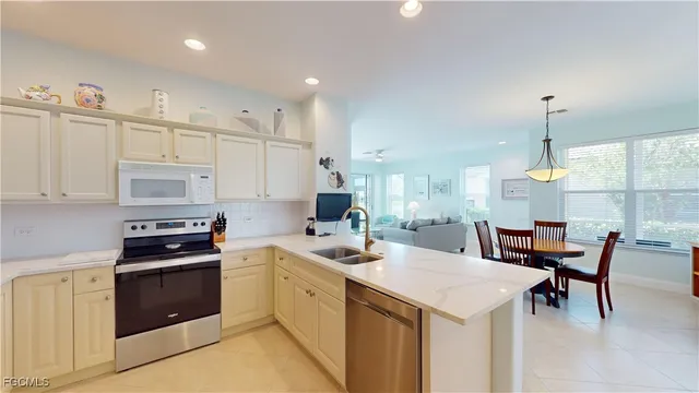 $289,999 | 8797 East Bay Circle, Fort Myers, FL 33908