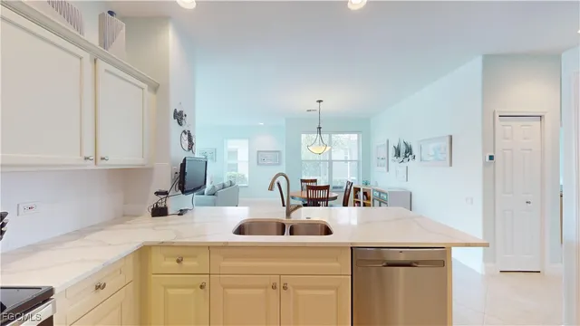 $289,999 | 8797 East Bay Circle, Fort Myers, FL 33908