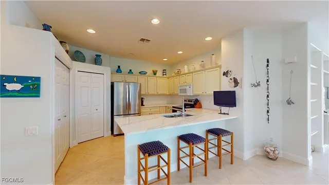 $289,999 | 8797 East Bay Circle, Fort Myers, FL 33908