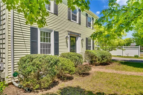 $599,000 | 172 Hoyt Avenue, East Providence, RI 02916