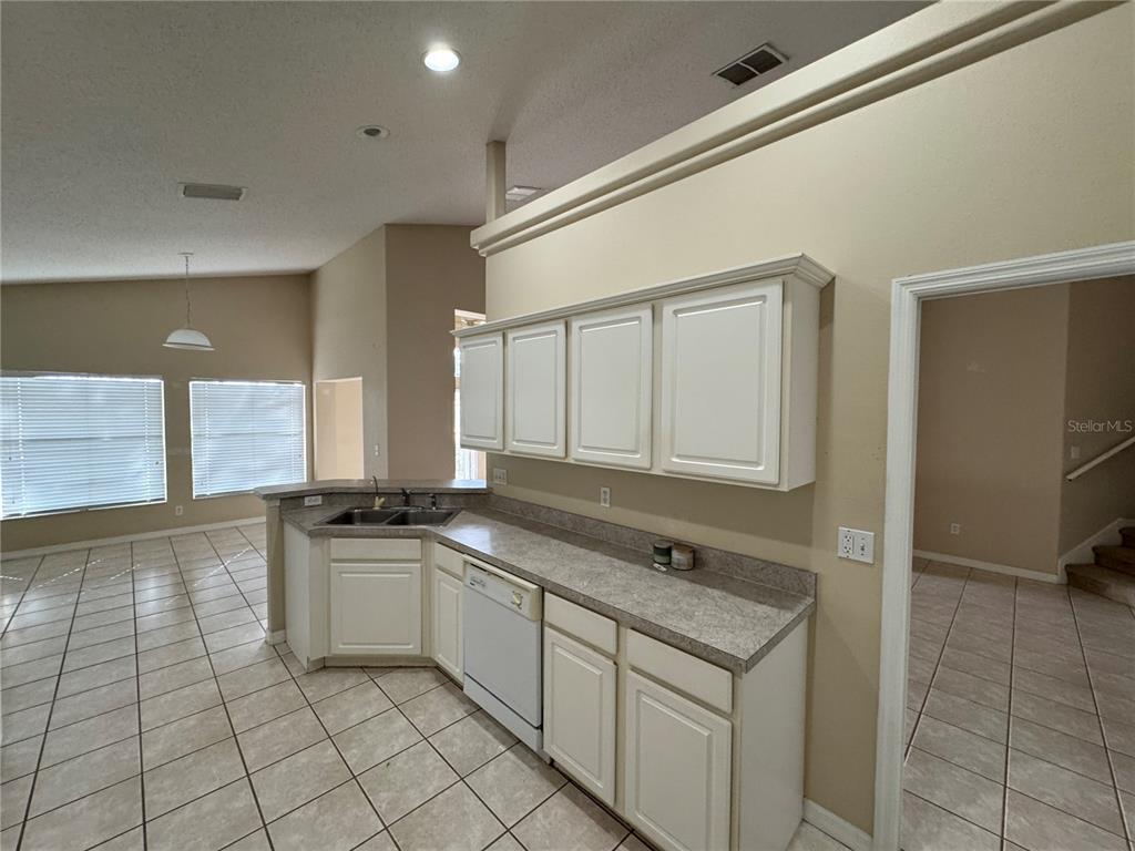 4190 Bear Gully Road Winter Park, FL 32792 - Photo 9 of 30 a view of a kitchen with electric appliances