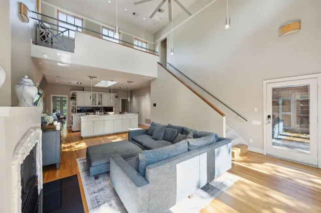 $1,200,000 | 2560 Cockrell Avenue, Fort Worth, TX 76109