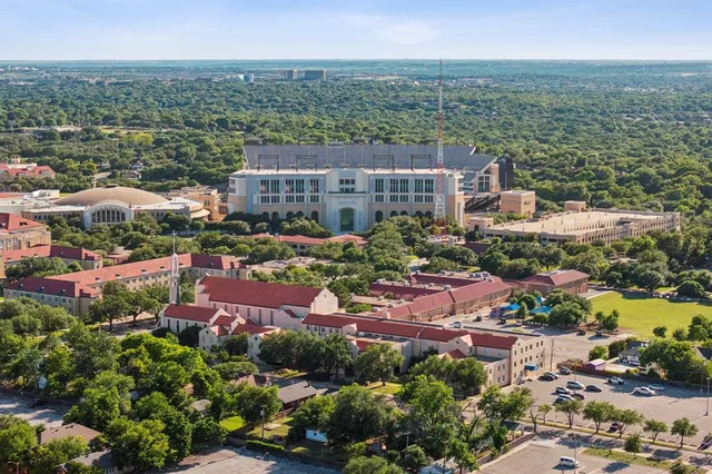 $1,240,000 | 2560 Cockrell Avenue, Fort Worth, TX 76109