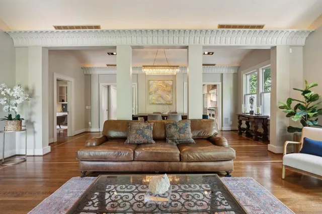 $1,200,000 | 2560 Cockrell Avenue, Fort Worth, TX 76109