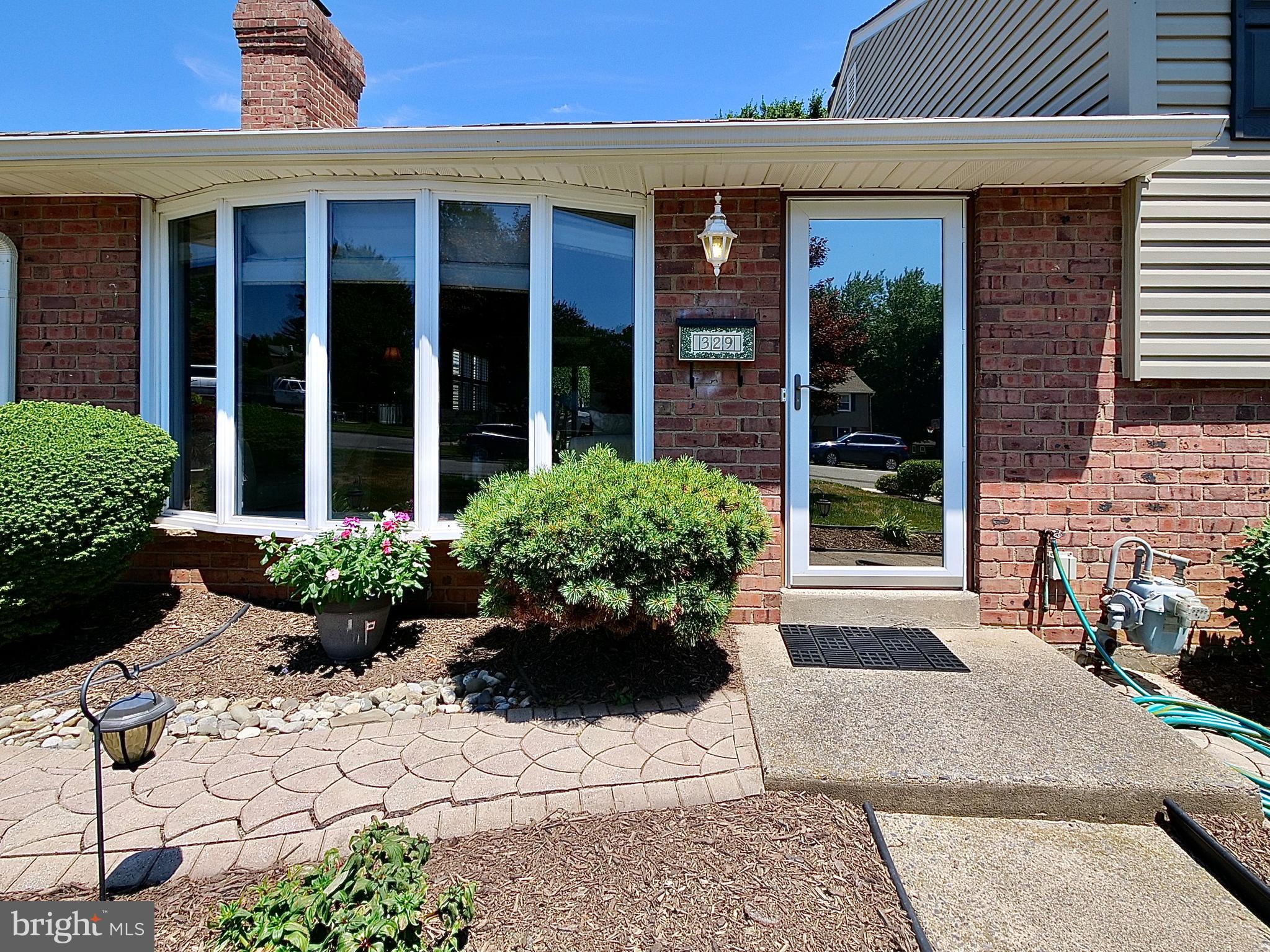 329 Lewis Road Springfield, PA 19064 - Photo 4 of 53
