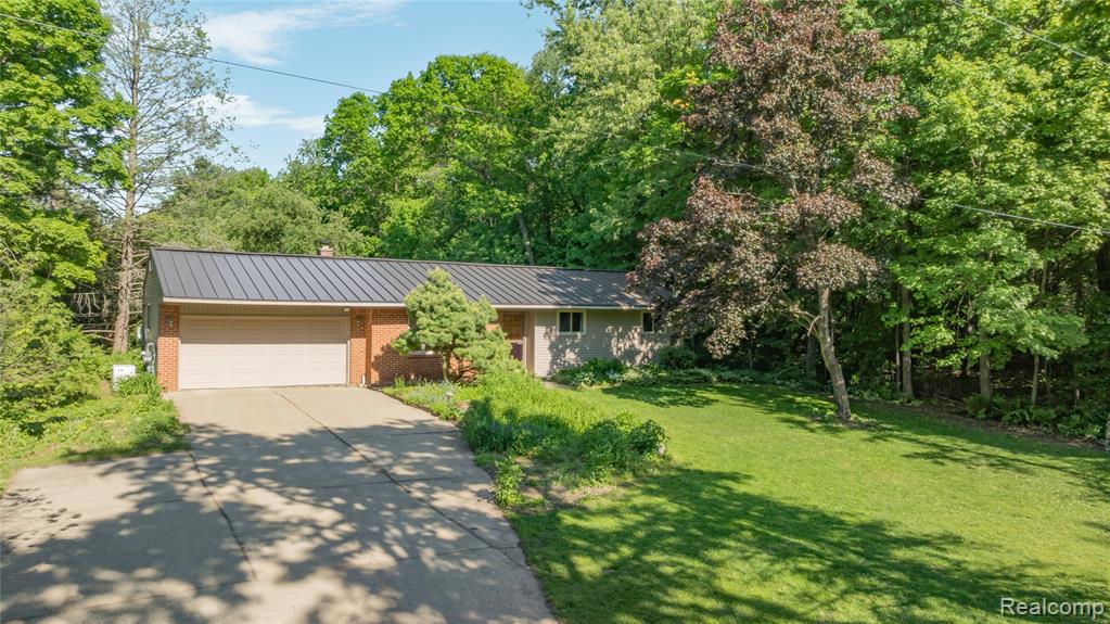 760 Waterbury Road Highland, MI 48356 - Photo 3 of 62