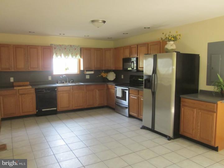 23 Lafayette Road Pennsville, NJ 08070 - Photo 9 of 14