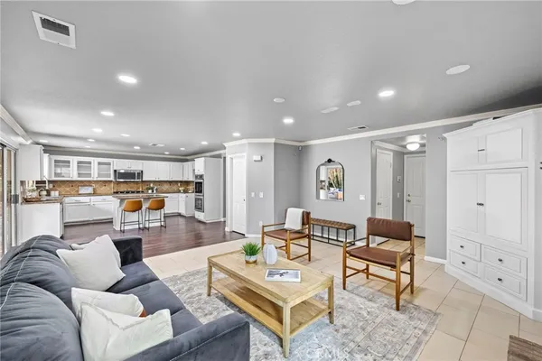 $2,149,888 | 74 Linhaven, Irvine, CA 92602