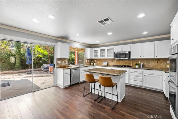 $2,149,888 | 74 Linhaven, Irvine, CA 92602