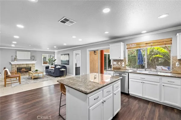 $2,149,888 | 74 Linhaven, Irvine, CA 92602