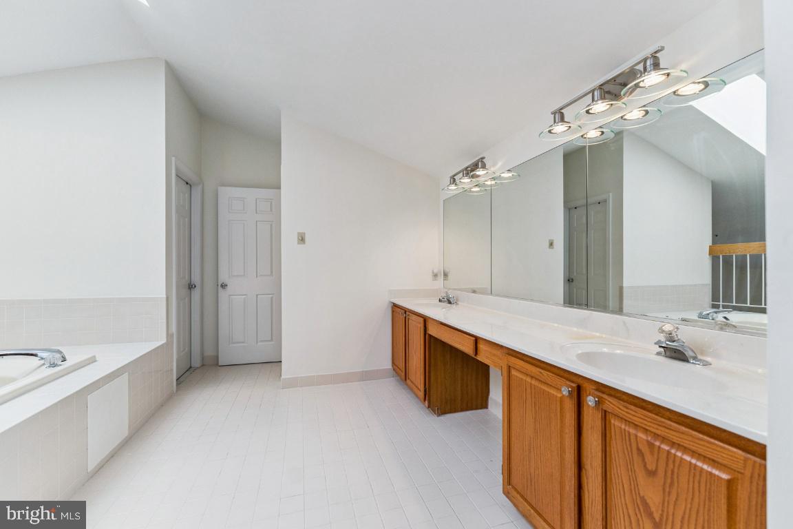 9102 Erfurt Court Laurel, MD 20708 - Photo 29 of 47