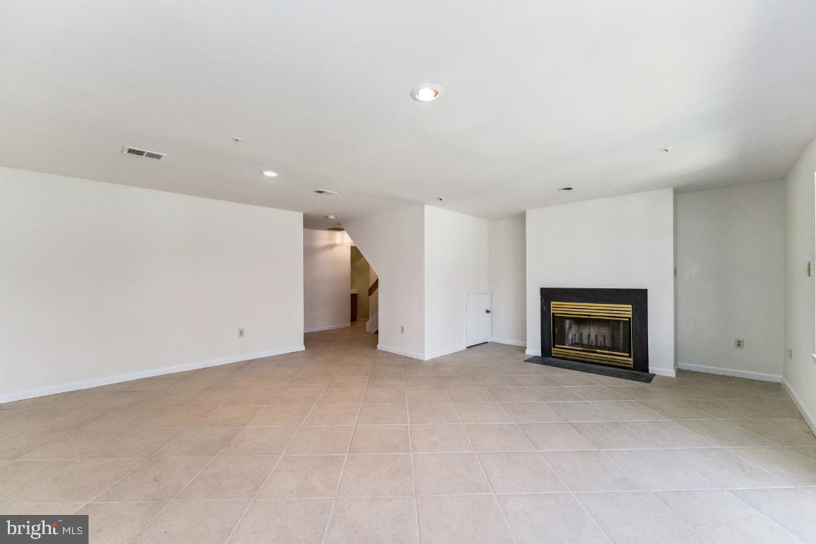 9102 Erfurt Court Laurel, MD 20708 - Photo 36 of 47