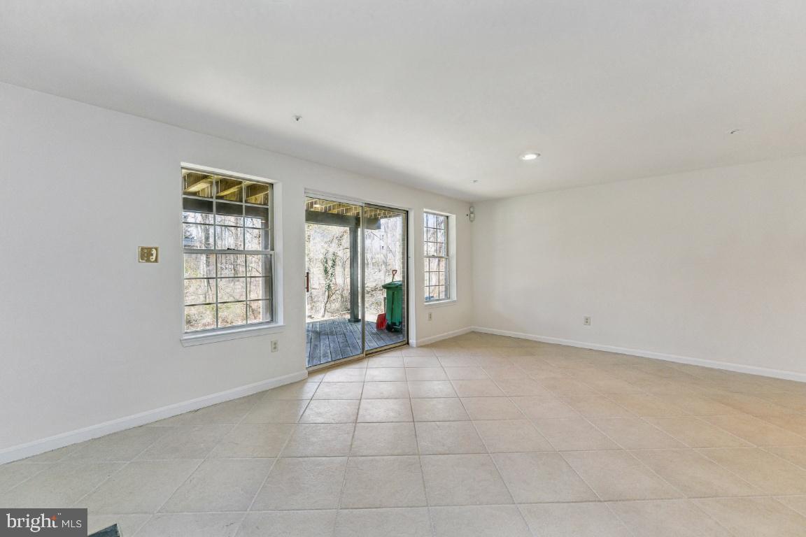 9102 Erfurt Court Laurel, MD 20708 - Photo 37 of 47