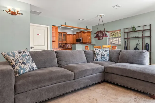 $849,900 | 6515 Dimarco Road, Tampa, FL 33634