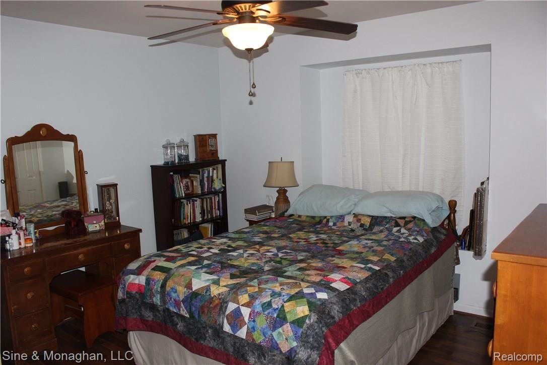 219 Cox Road St. Clair, MI 48079 - Photo 9 of 20 9.JPG